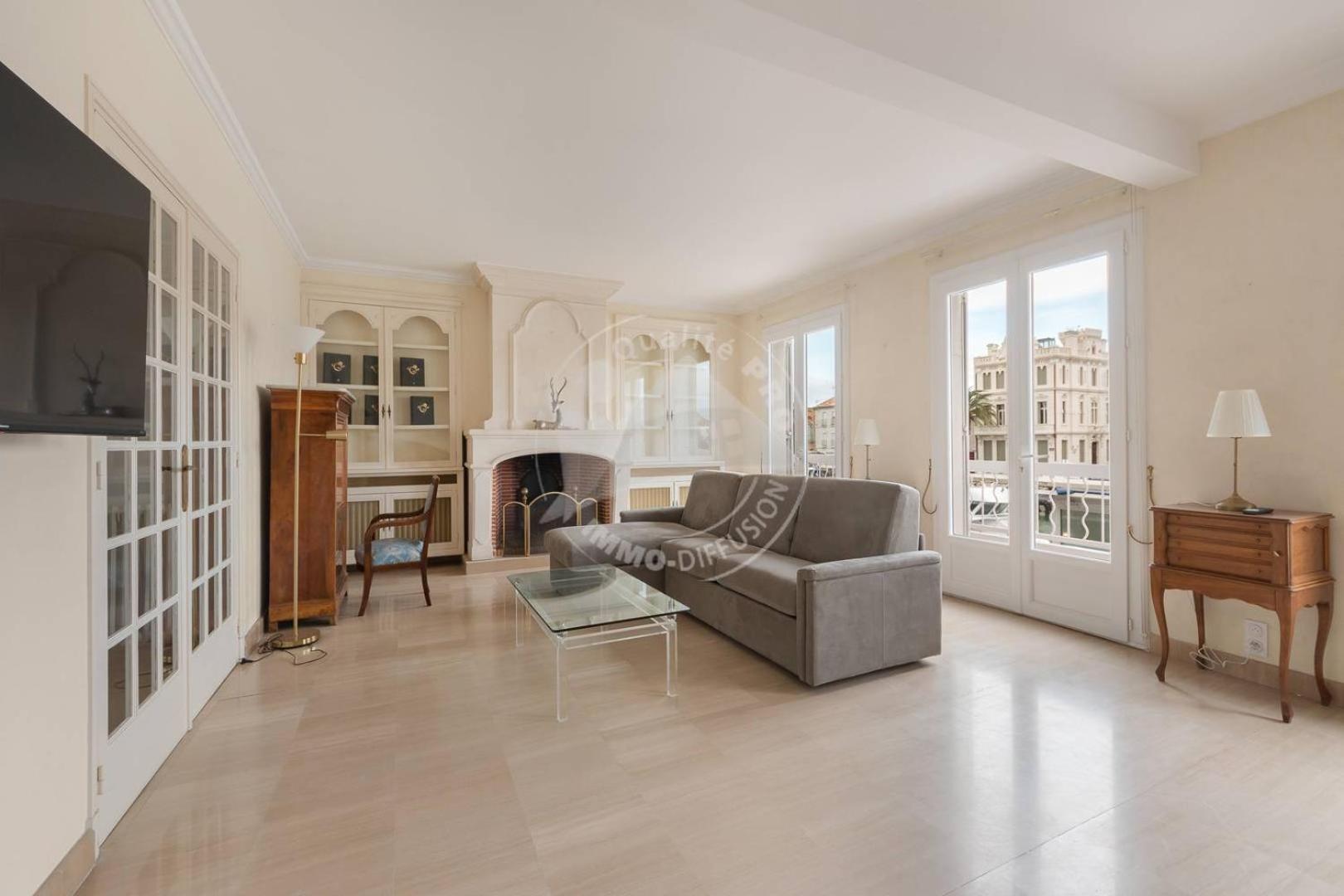 Appartement As21755 - Grand P3 Vue Canal Au Cœur Du Centre-ville à 20m De La Le Grau-du-Roi